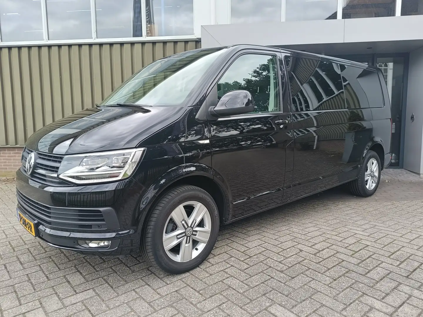 Volkswagen T6 Transporter 2.0 TDI L2H1 DC Highline | Lengte 2 | Dubbele cabi - 1