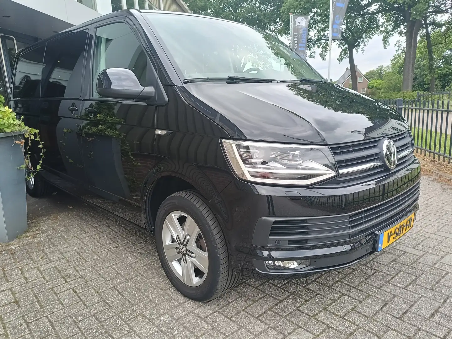 Volkswagen T6 Transporter 2.0 TDI L2H1 DC Highline | Lengte 2 | Dubbele cabi - 2