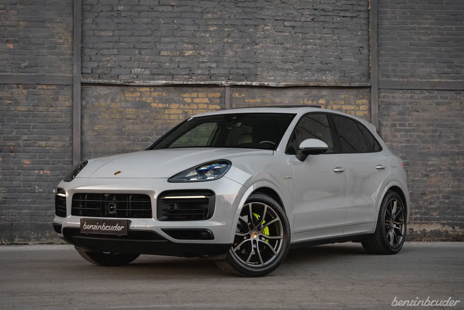 Porsche Cayenne E-Hybrid PHEV 17,9 kWh Aut. *APPROVED*SPORTDESIGN* Grau - 1