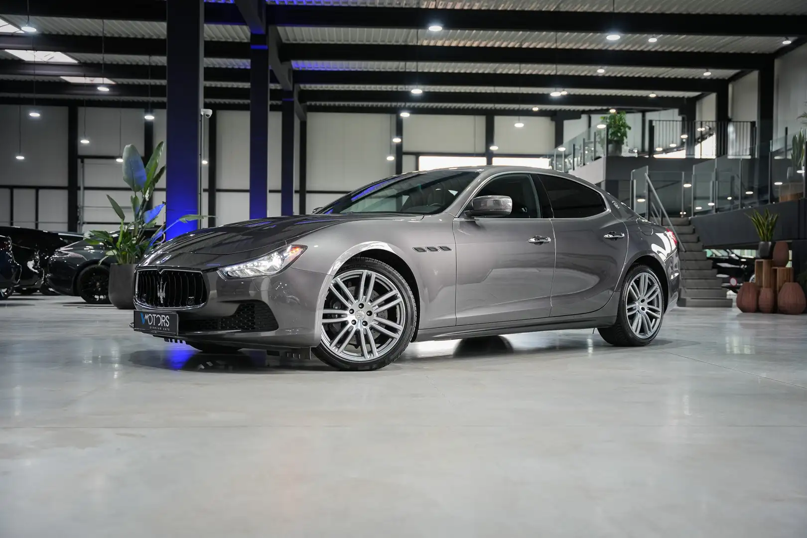 Maserati Ghibli 3.0 V6 Turbo - Harman & Kardon - camera - dodehoek Gris - 1