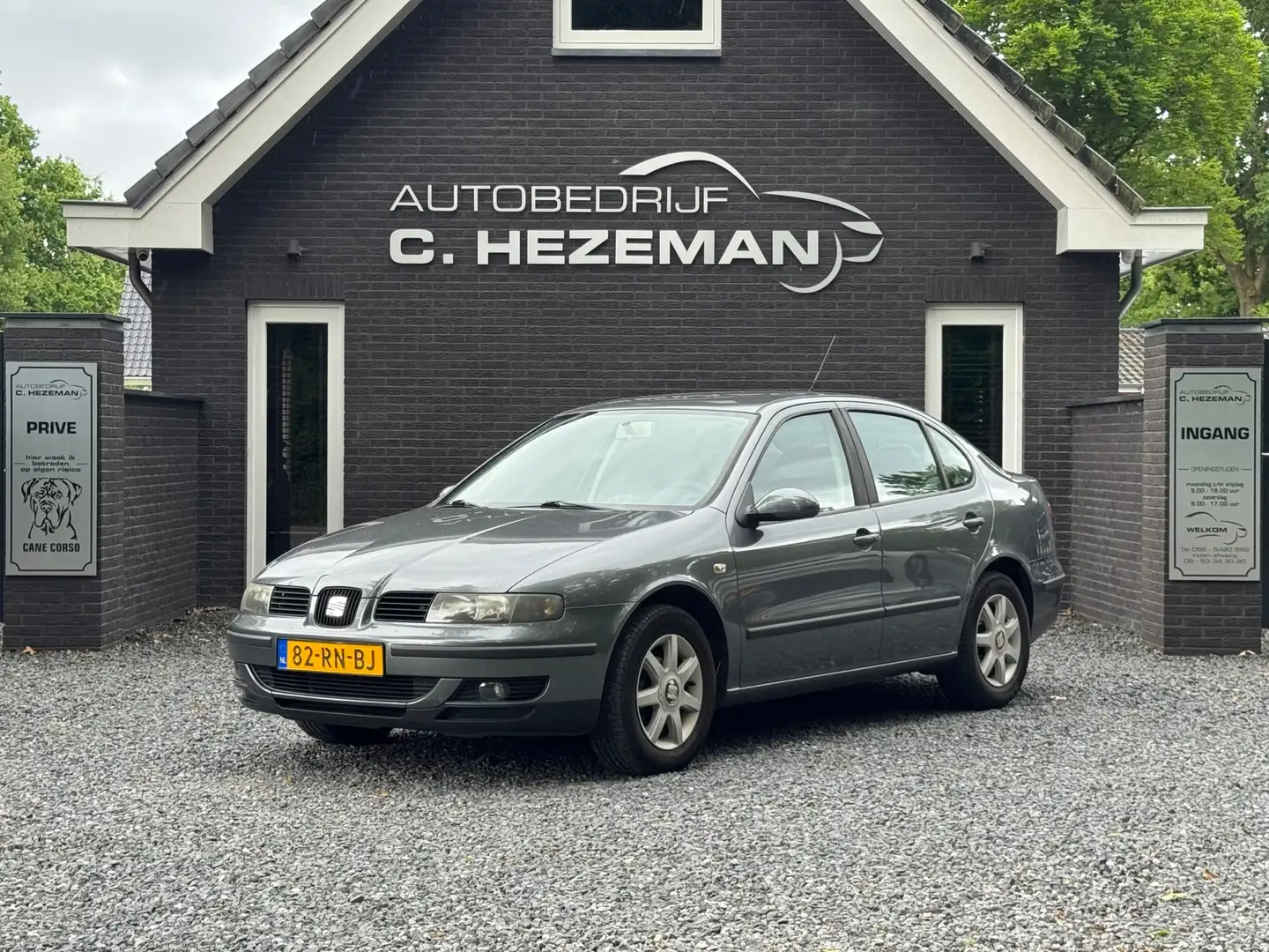 SEAT Toledo 1.6-16V Spirit Sportvelgen Airco N-APK bij afl Ele Grijs - 1