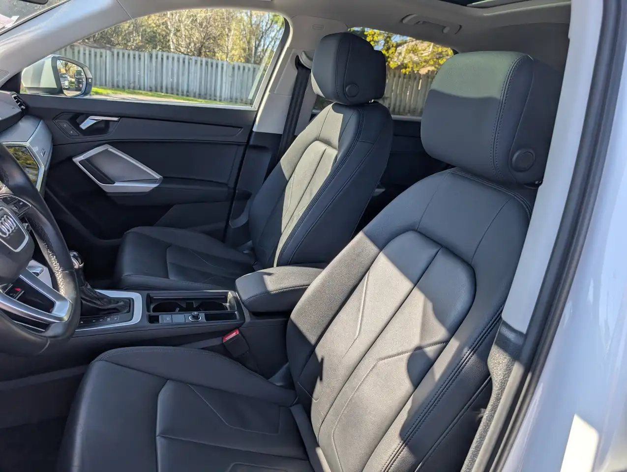 Audi Q3 снимка Audi Q3