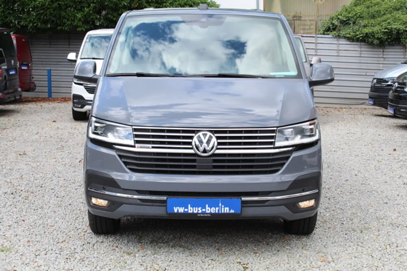 Volkswagen T6.1 Caravelle Highline LR Lang DSG 4Motion  AHK Šedá - 2
