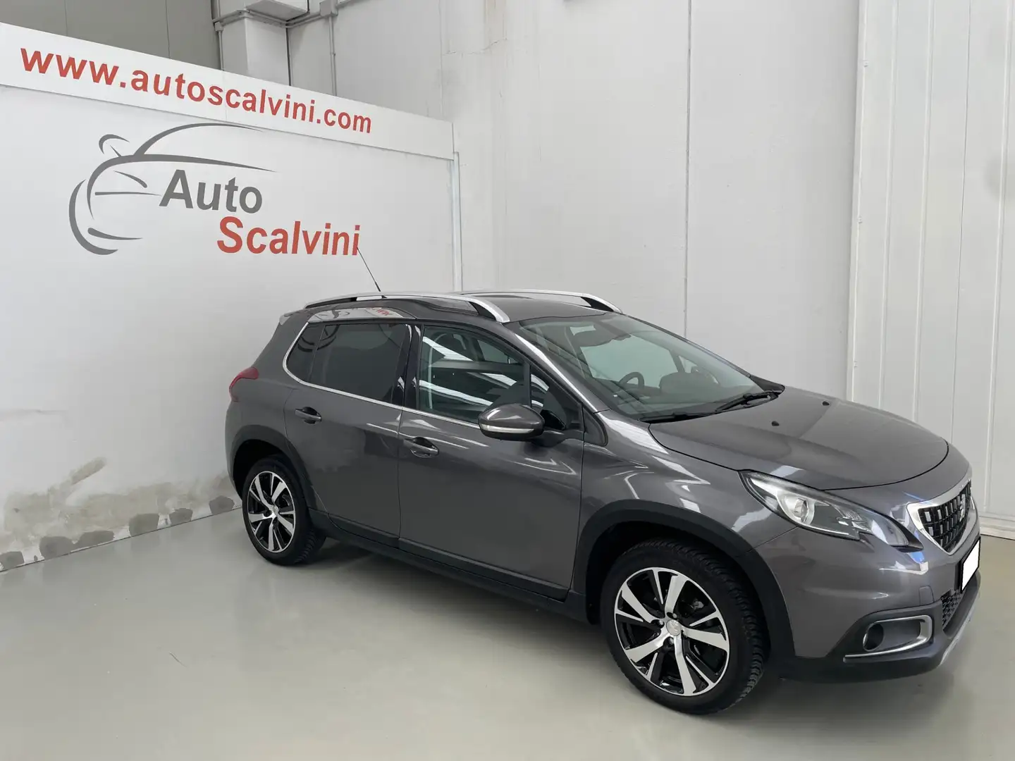 Peugeot 2008 1.5 BlueHDi 100 CV Allure Gris - 1