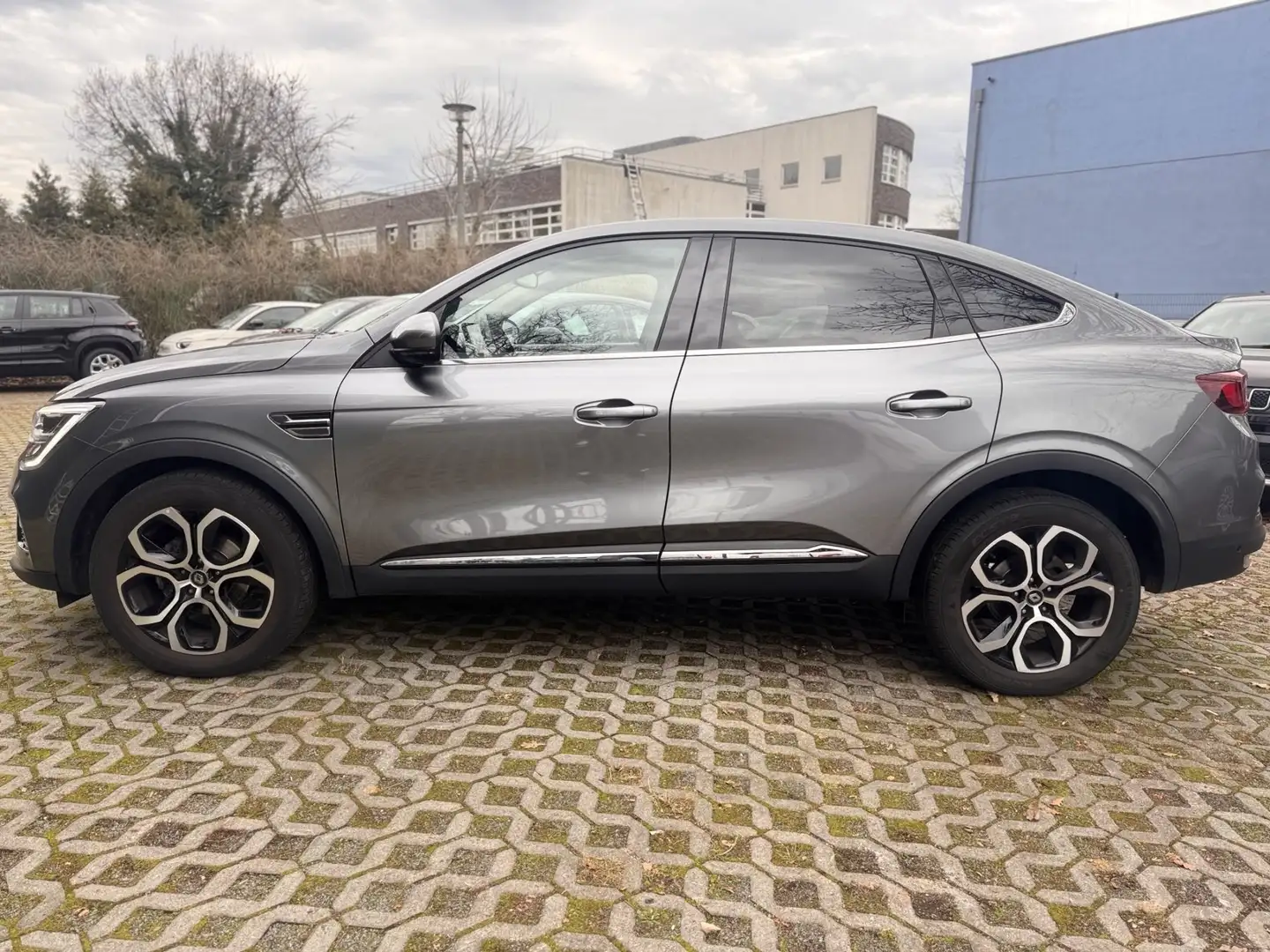 Renault Arkana TECHNO TCe 140 PDC*Kamera*Carplay Grau - 2