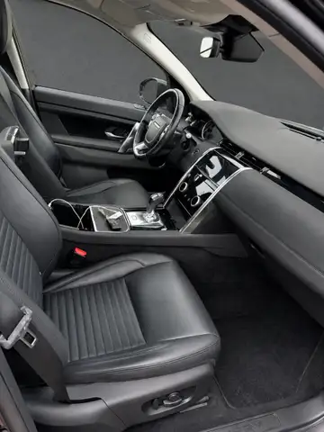 Land Rover Discovery Sport view 16