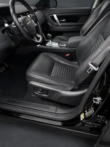 Land Rover Discovery Sport view 14
