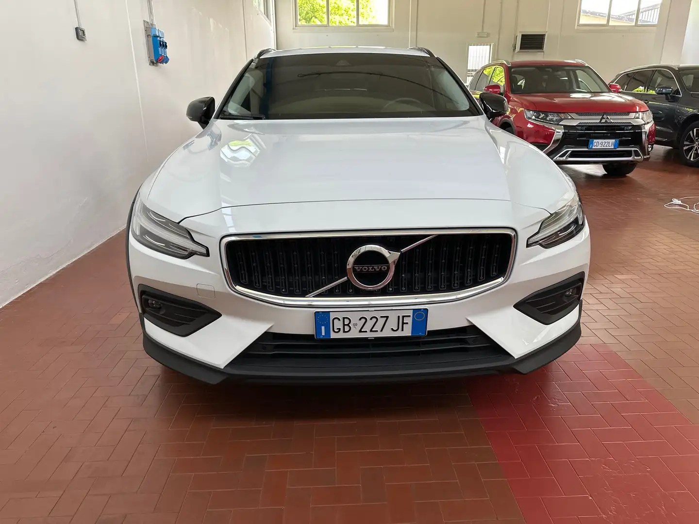 Volvo V60 Cross Country 2.0 d4 Pro awd geartronic my20 White - 2