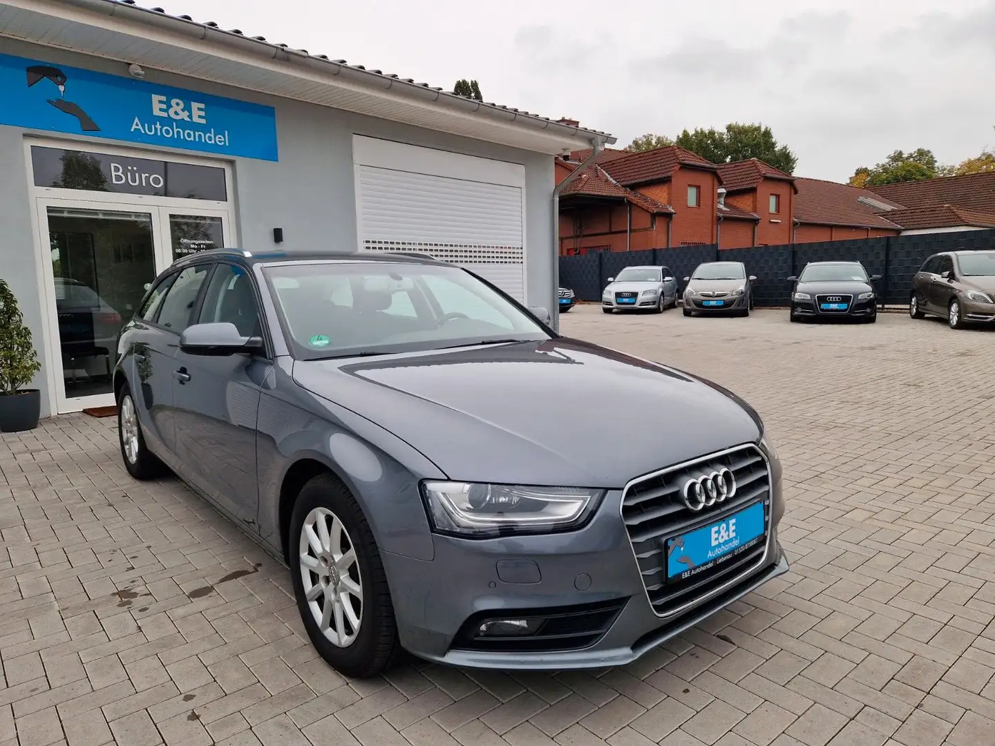 Audi A4 Avant+Automatik+AHK+Xenon+TÜV neu Grau - 1