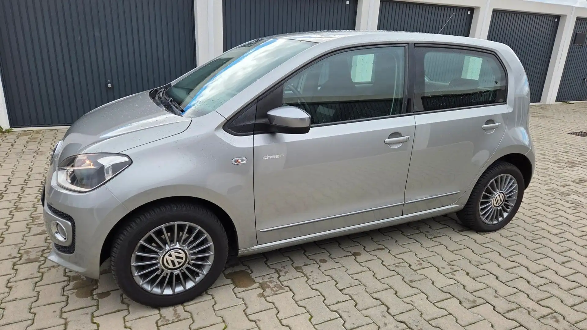 Volkswagen up! 1.0 cheer up! 5-türer TÜV NEU! Argent - 2
