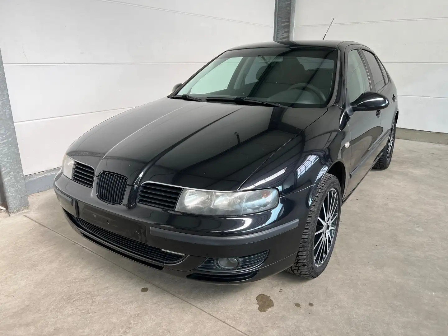 SEAT Leon Torro + PDC + Alu + GJ-Reifen + TÜV 11.2025 Schwarz - 2