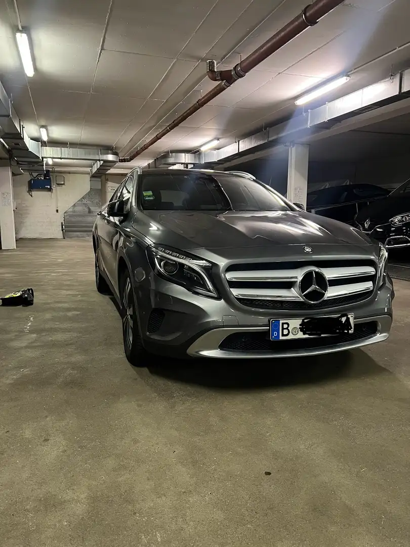 Mercedes-Benz GLA 200 GLA 200 d 4MATIC Grau - 2