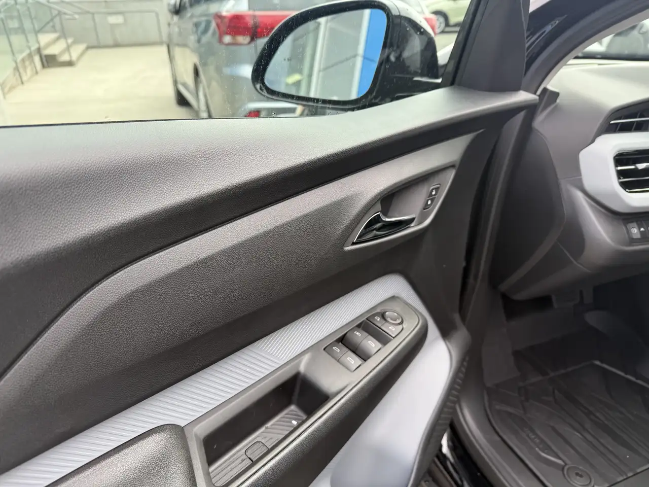 Chevrolet Bolt снимка Chevrolet Bolt