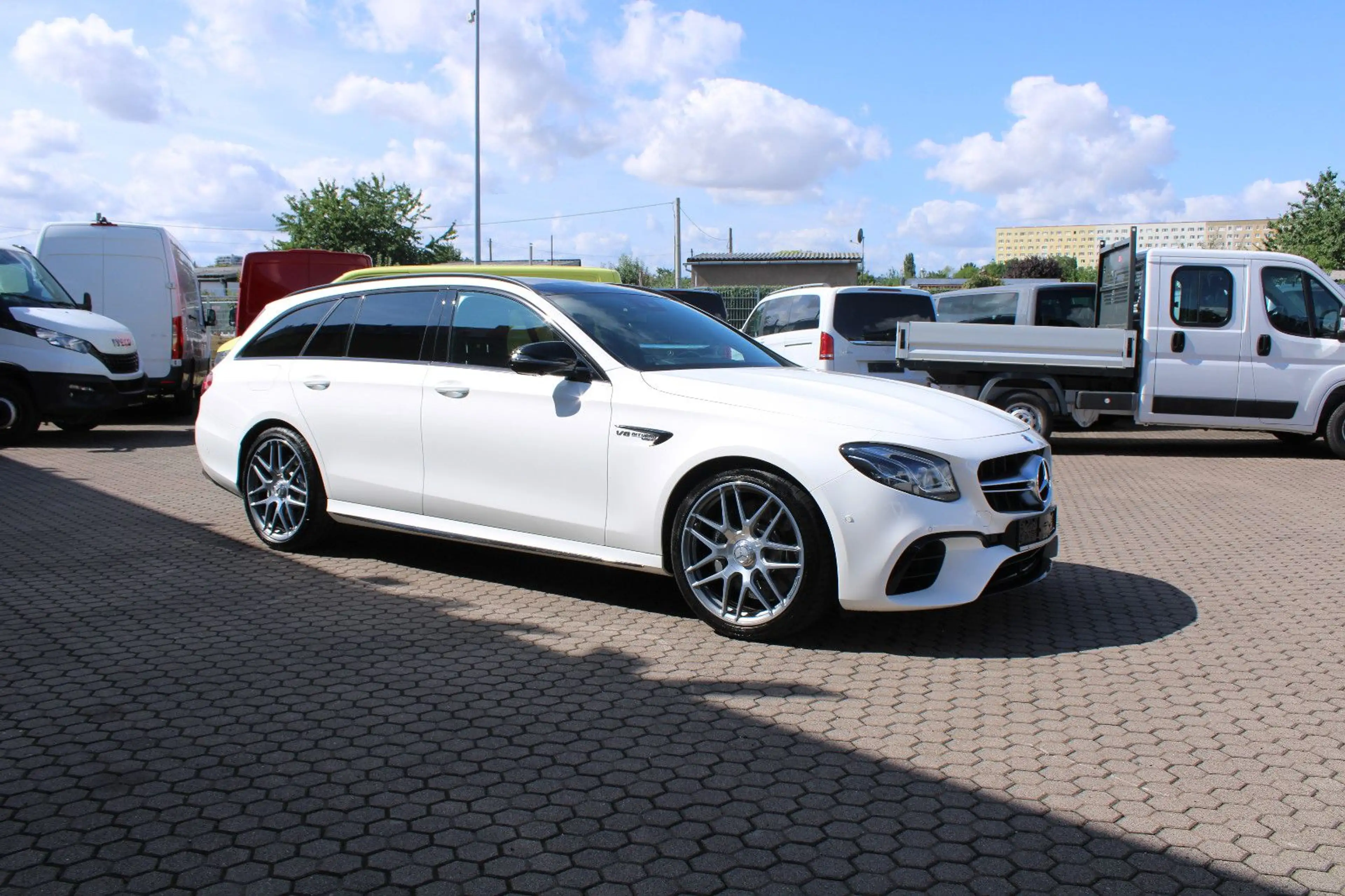Mercedes-Benz E 63 AMG T 4Matic,Multibeam,STHZG.,Panor.,V-MAX — photo 4
