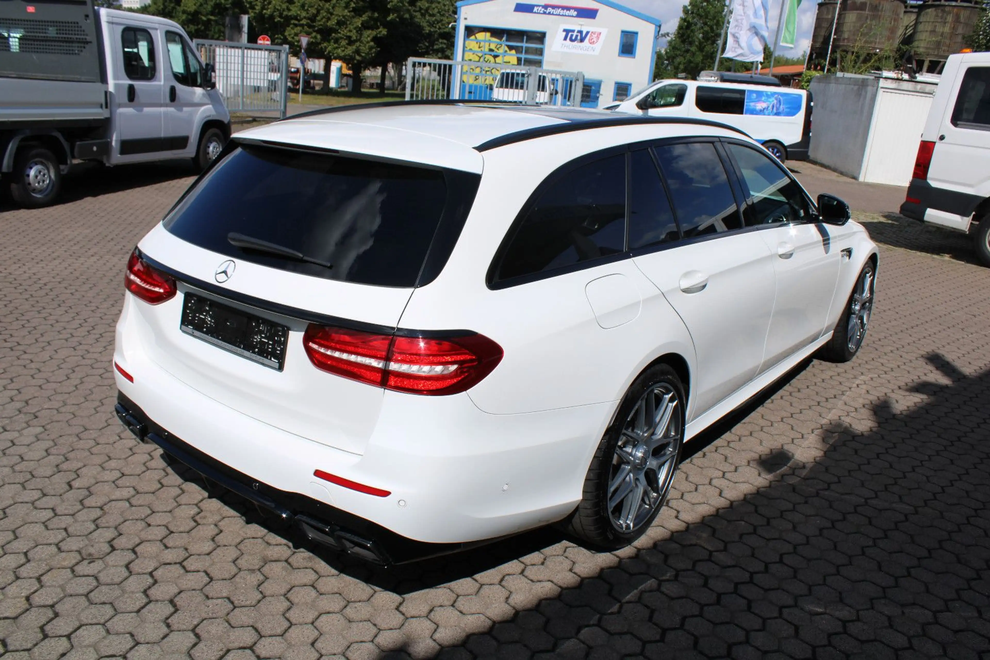 Mercedes-Benz E 63 AMG T 4Matic,Multibeam,STHZG.,Panor.,V-MAX — photo 7