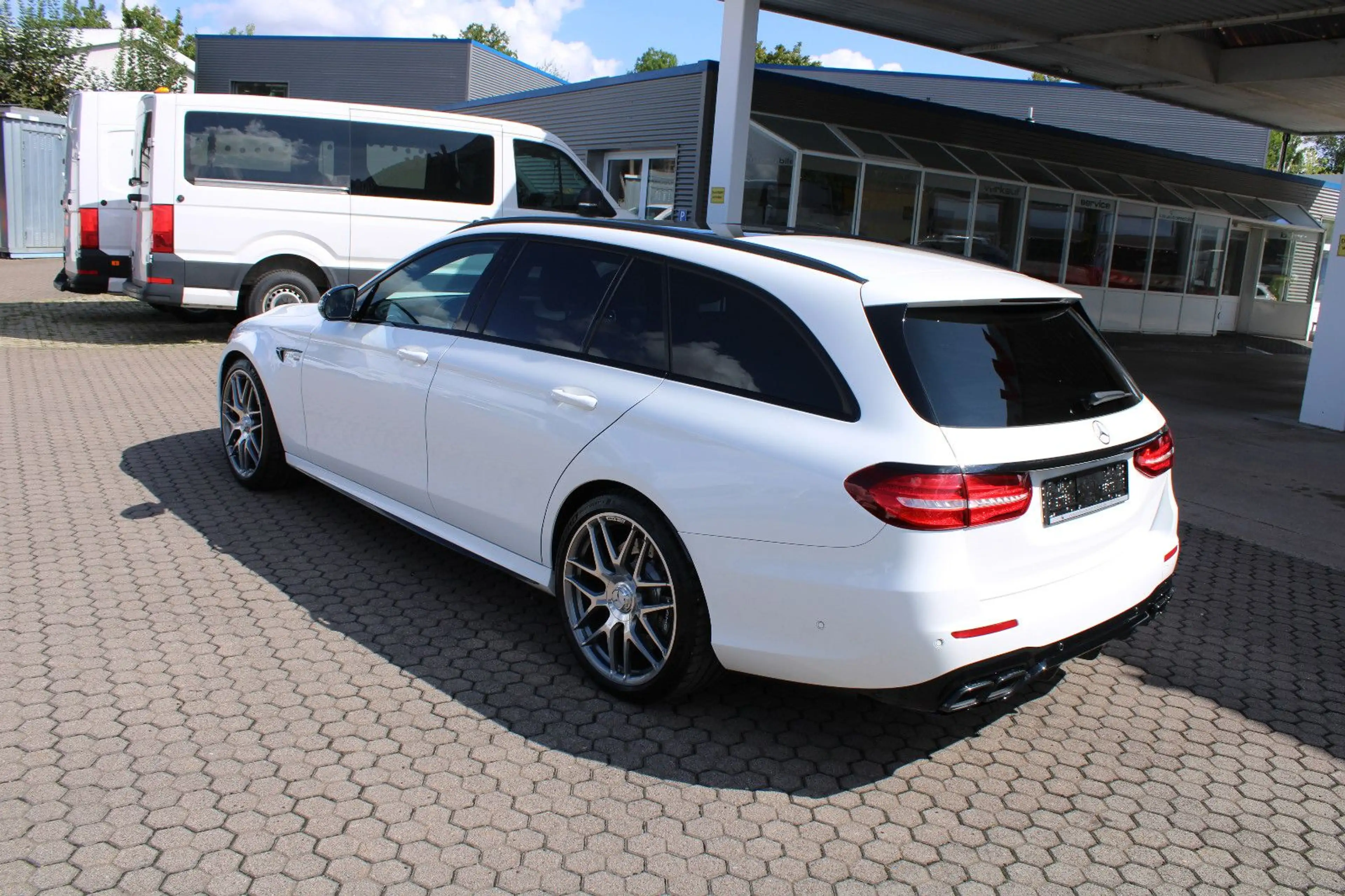 Mercedes-Benz E 63 AMG T 4Matic,Multibeam,STHZG.,Panor.,V-MAX — photo 5