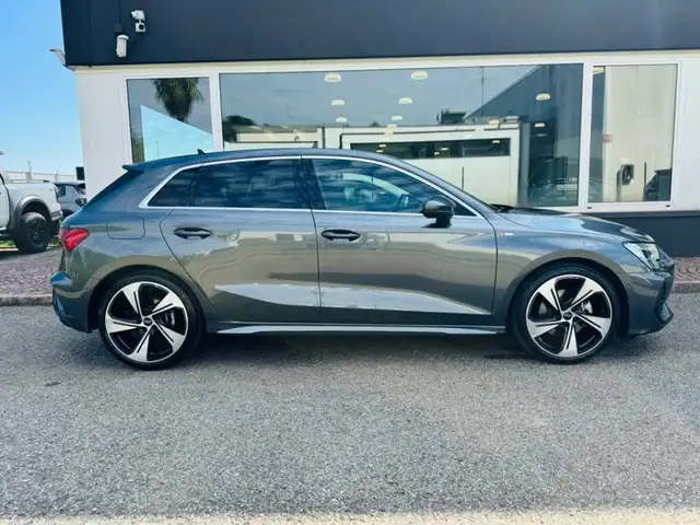 Audi A3 view 9