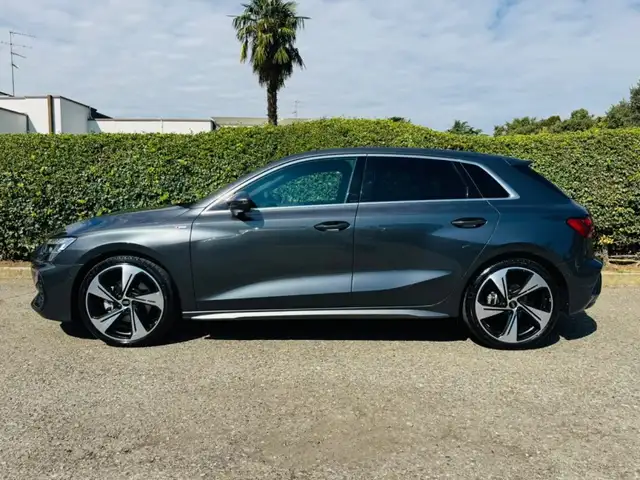 Audi A3 view 4