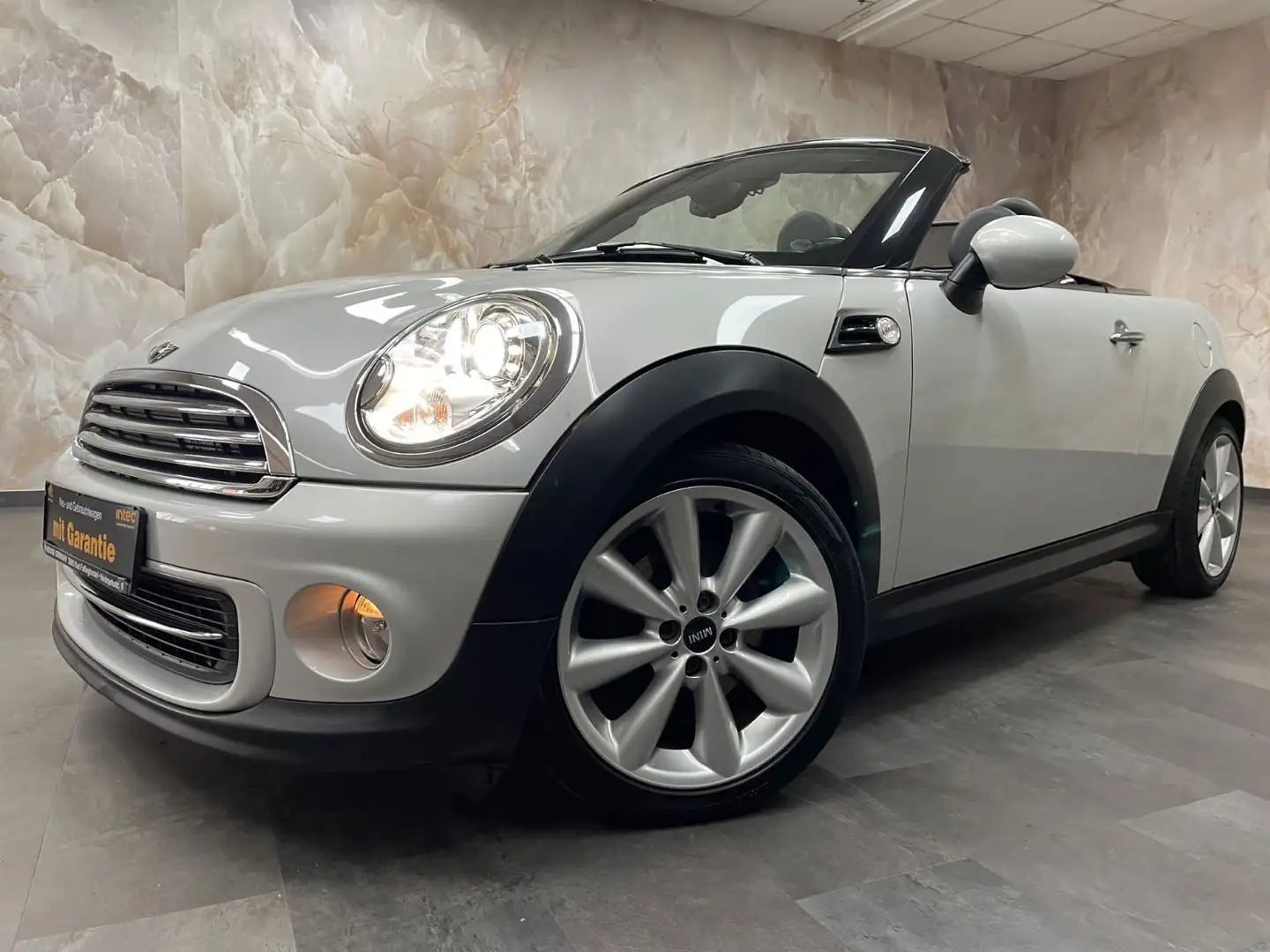 MINI Cooper Cabrio Red Hot* LEDER* SHZ* PDC* TOP Silber - 1