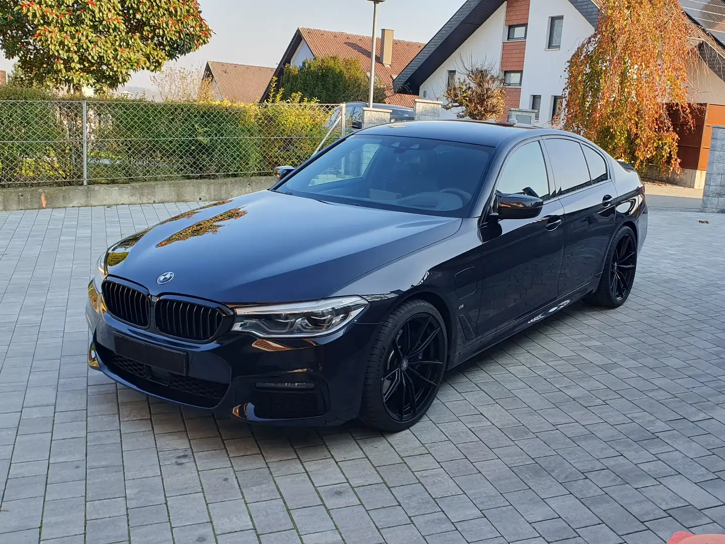 BMW 530 M-Paket 530e PHEV iPerformance Schwarz - 1