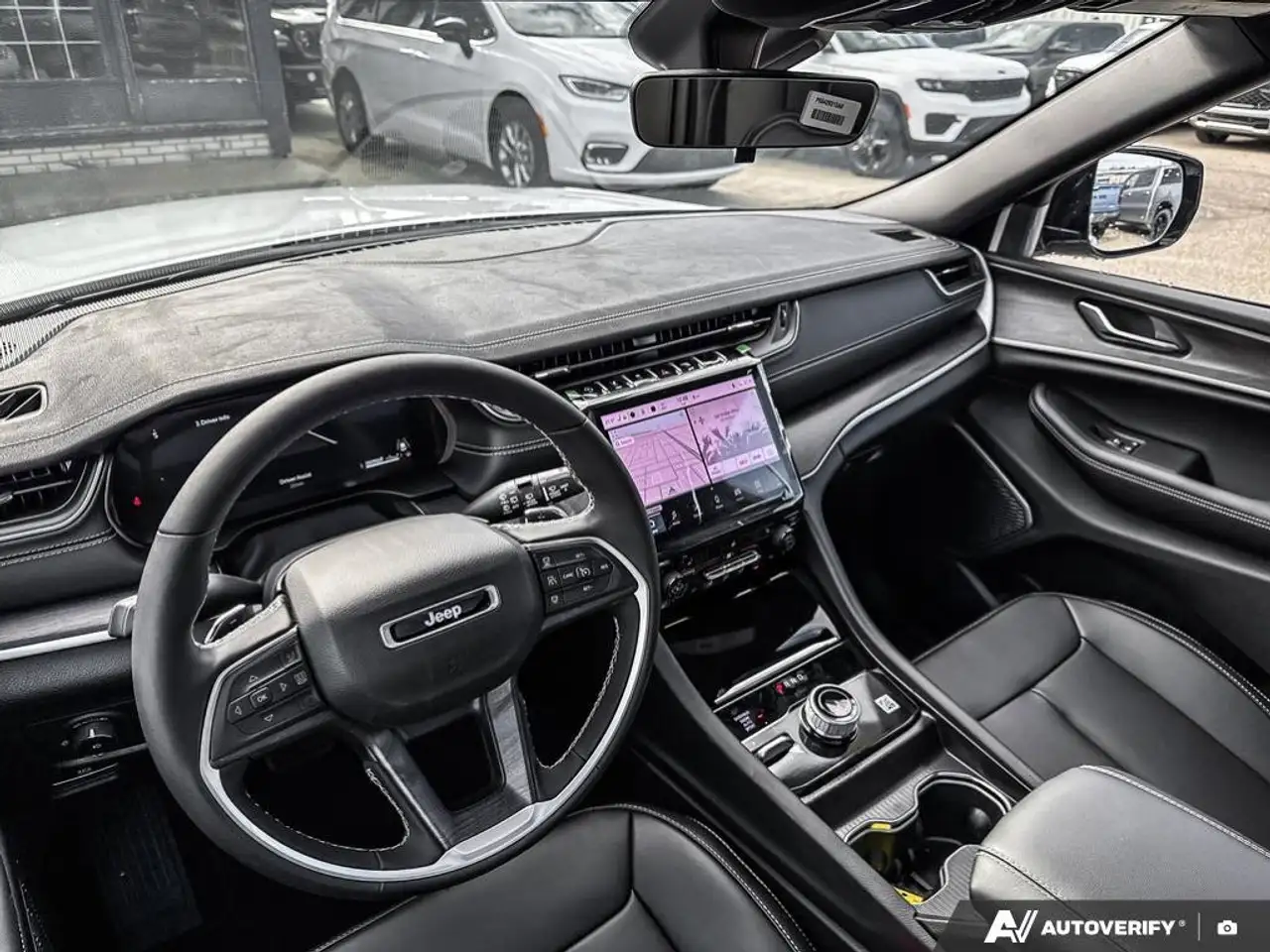 Jeep Grand Cherokee снимка Jeep Grand Cherokee