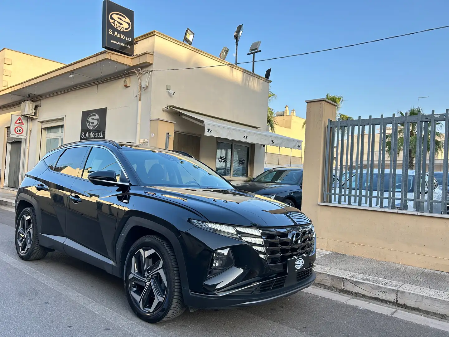 Hyundai TUCSON 1.6 CRDI 48V Exellence Lounge DCT Noir - 1
