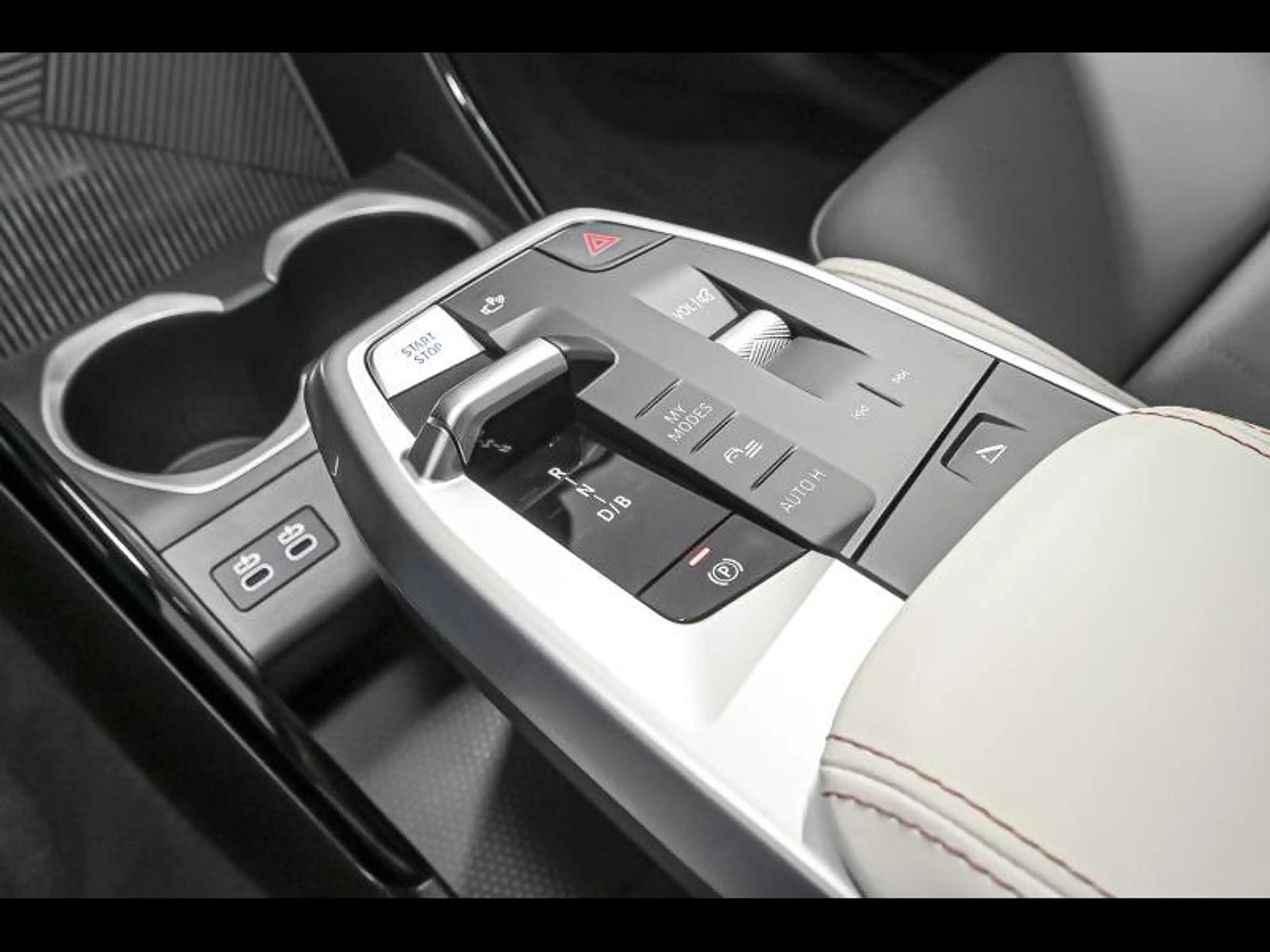 BMW iX2 eDrive20|Msport|Cam|Dass|th — photo 9