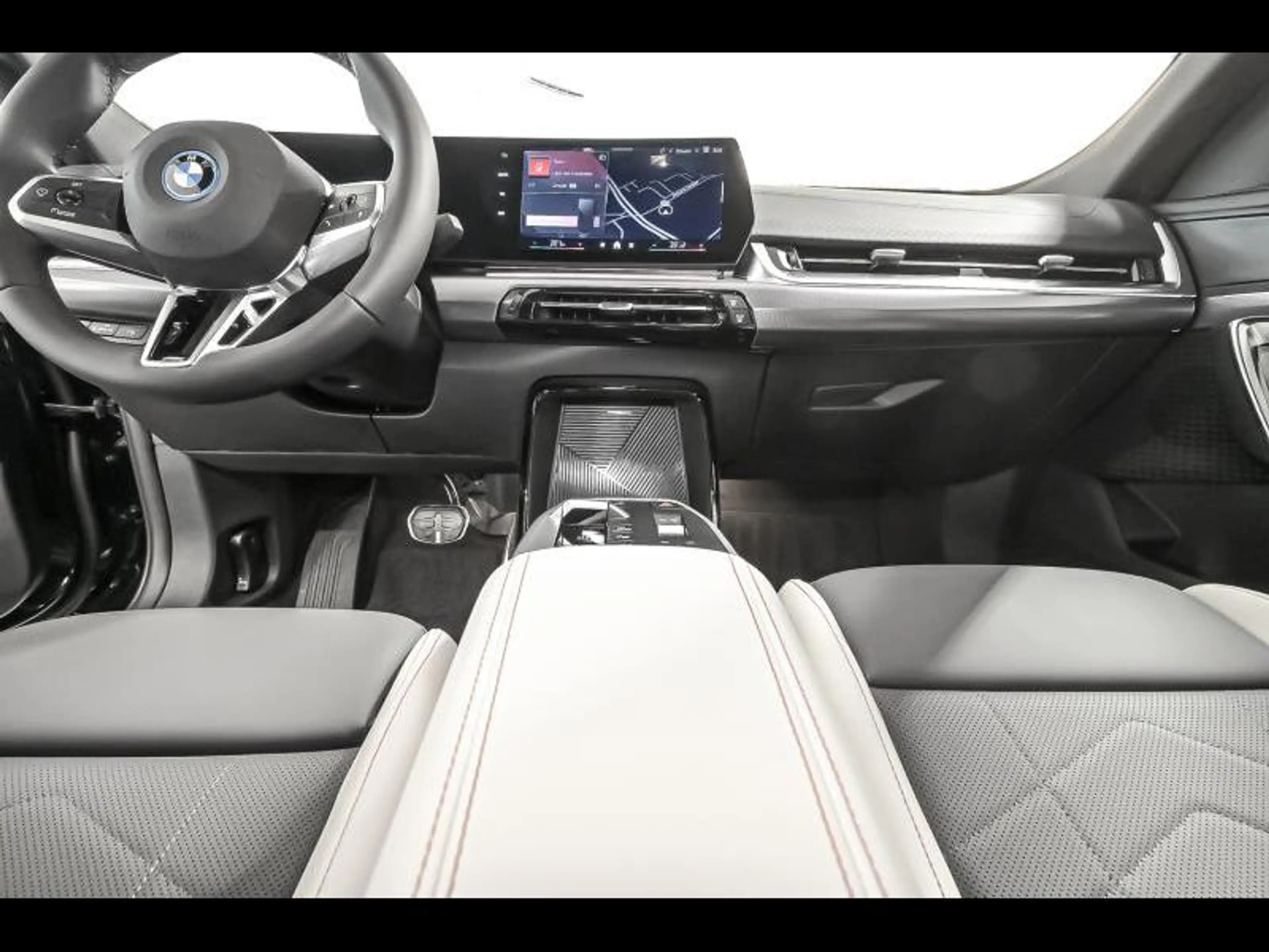 BMW iX2 eDrive20|Msport|Cam|Dass|th — photo 6