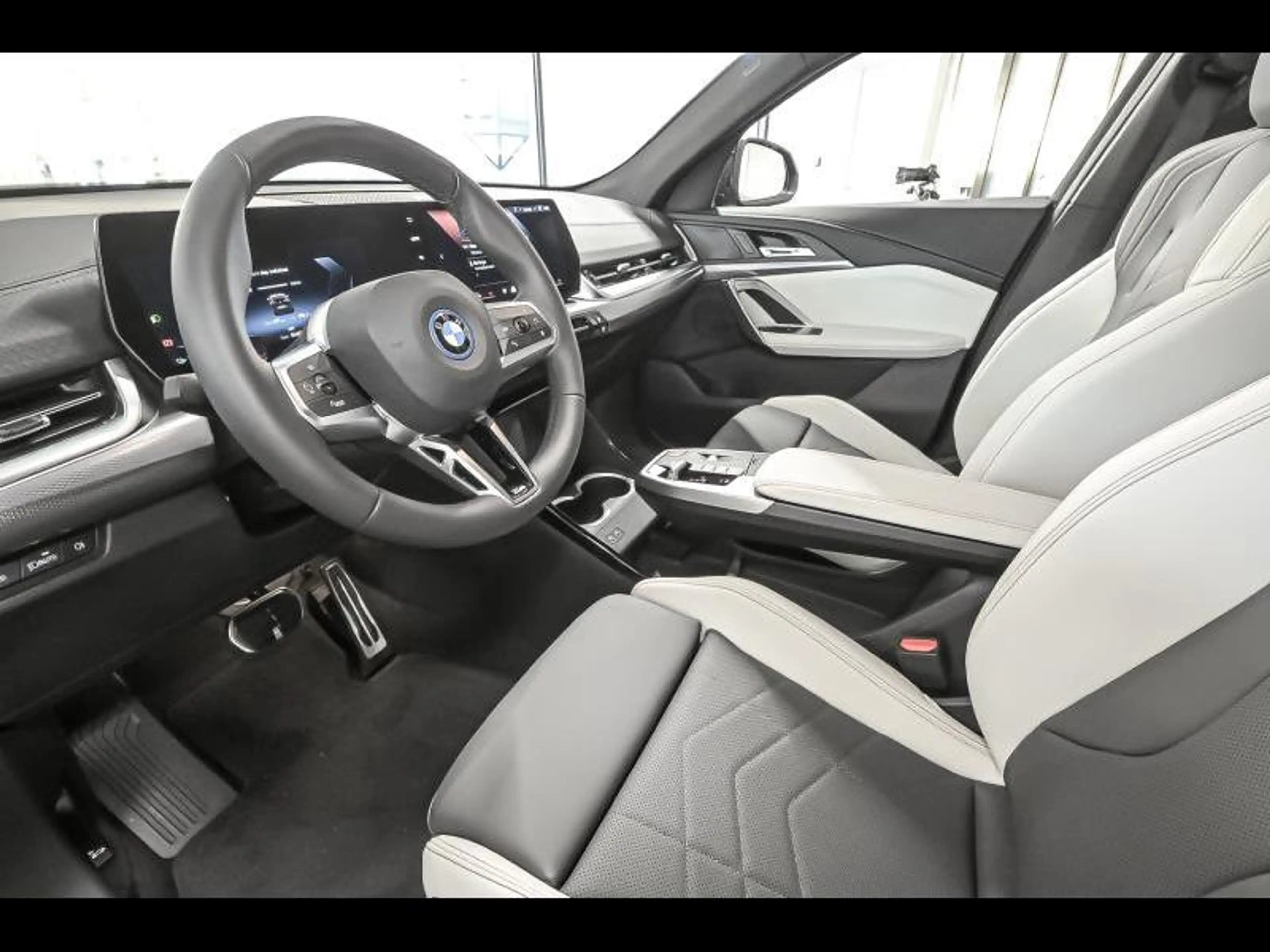 BMW iX2 eDrive20|Msport|Cam|Dass|th — photo 5
