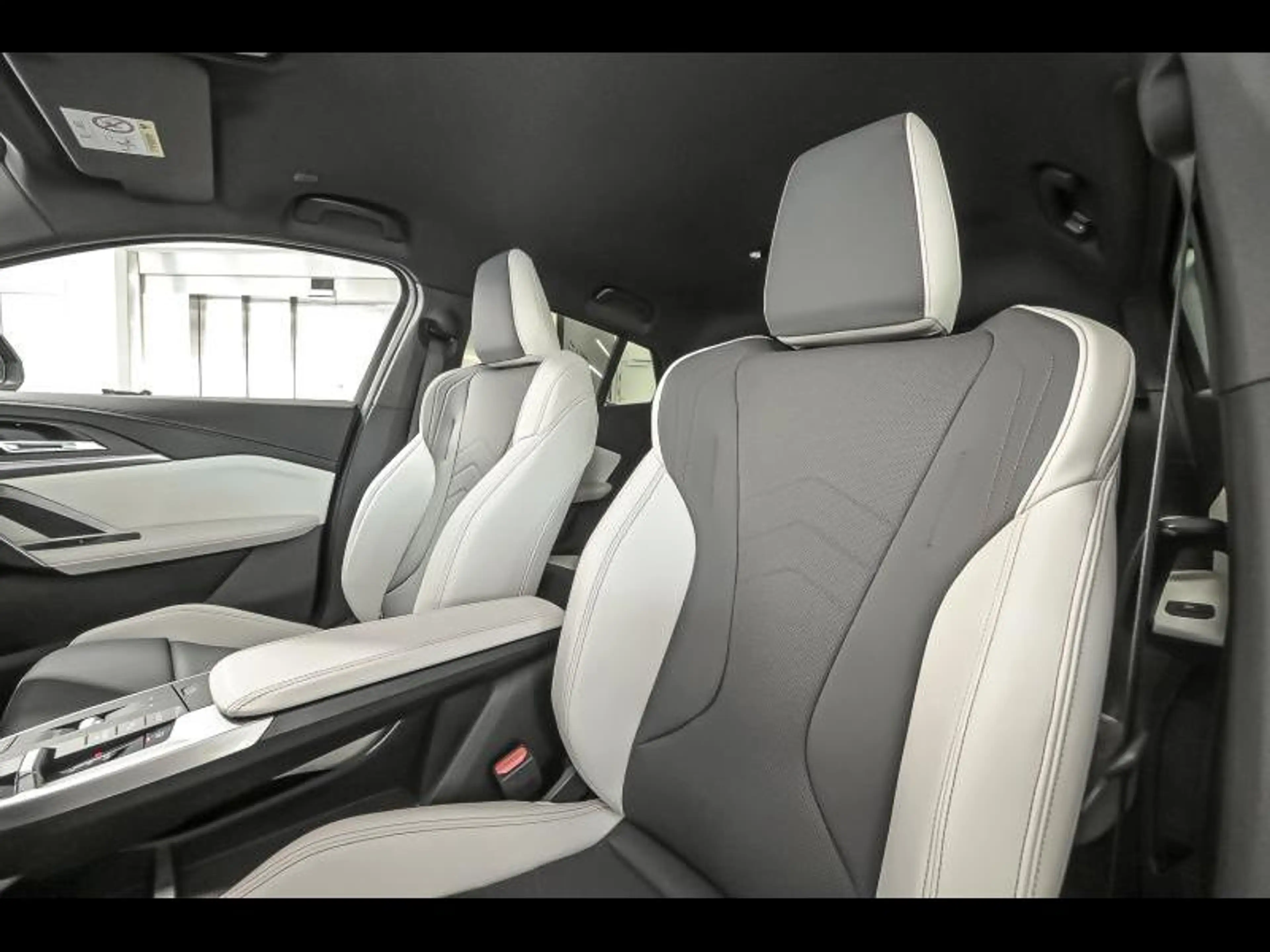 BMW iX2 eDrive20|Msport|Cam|Dass|th — photo 14