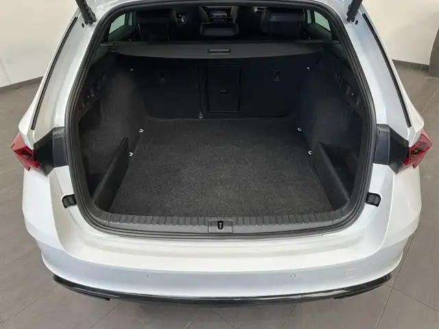 Skoda Octavia view 6