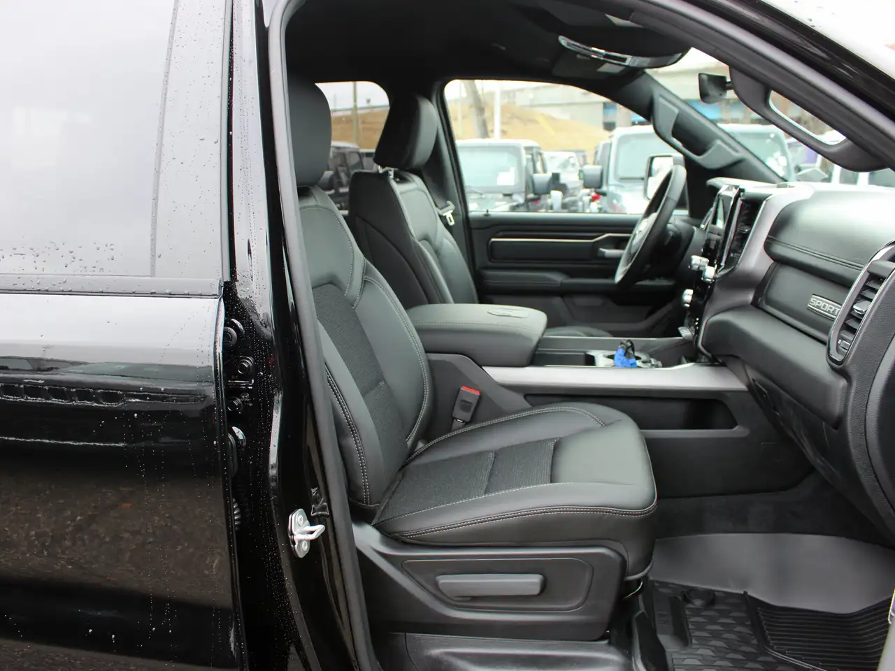 RAM 1500 снимка RAM 1500