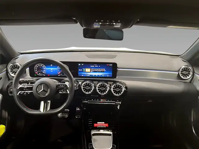 Mercedes-Benz 220 view 10