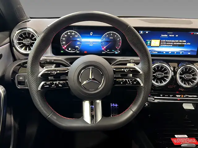 Mercedes-Benz 220 view 13