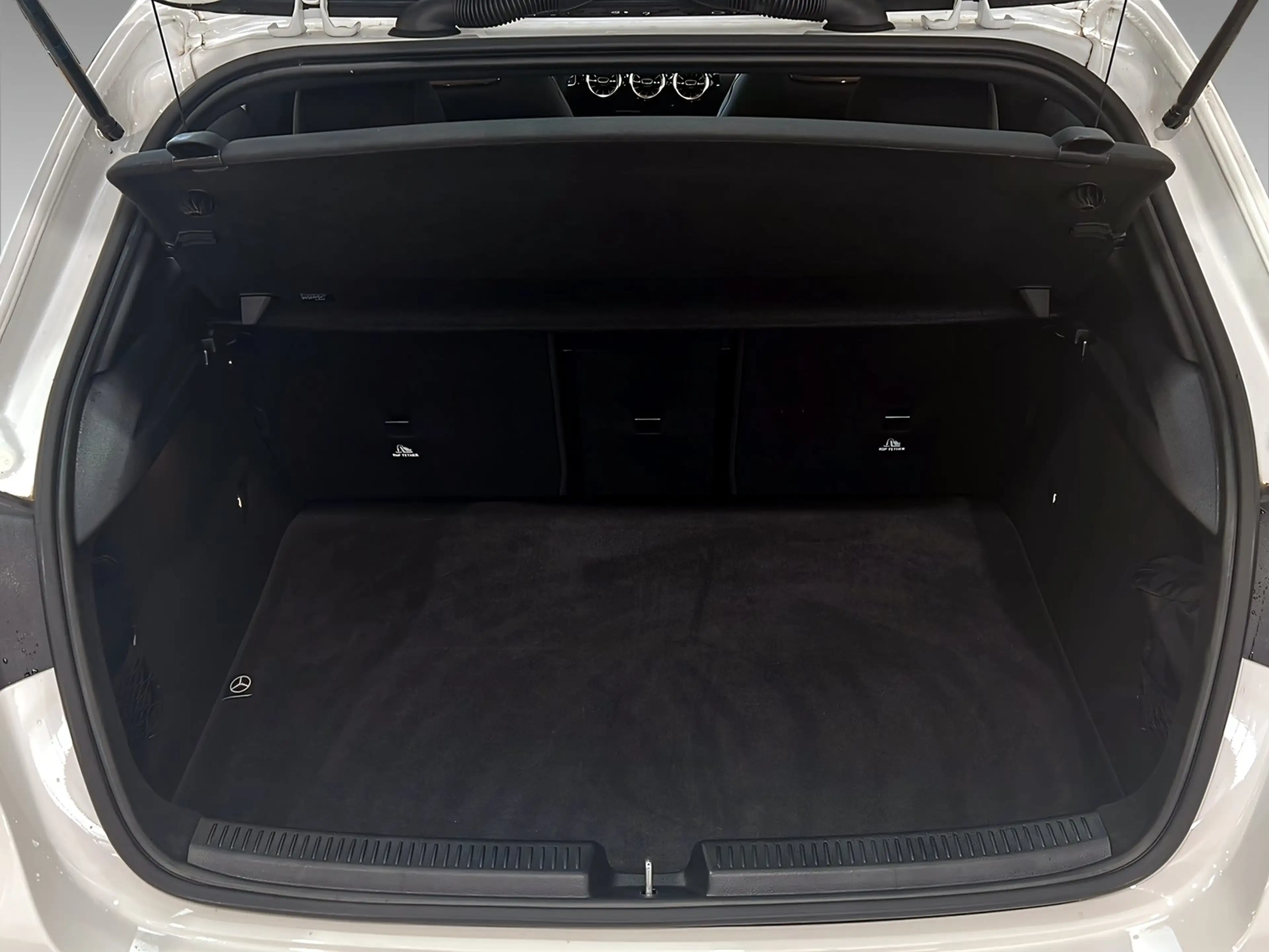 Mercedes-Benz A 220 4MATIC AMG MULTIBEAM+Kamera+SHz+TotW+MBUX — photo 7
