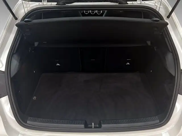 Mercedes-Benz 220 view 7