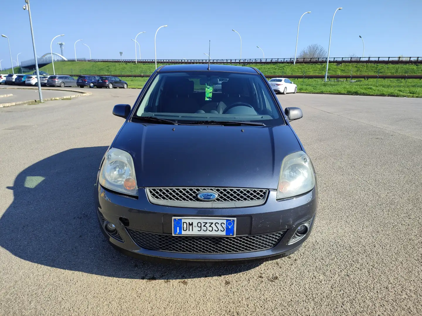Ford Fiesta 5p 1.4 tdci Ghia Šedá - 2
