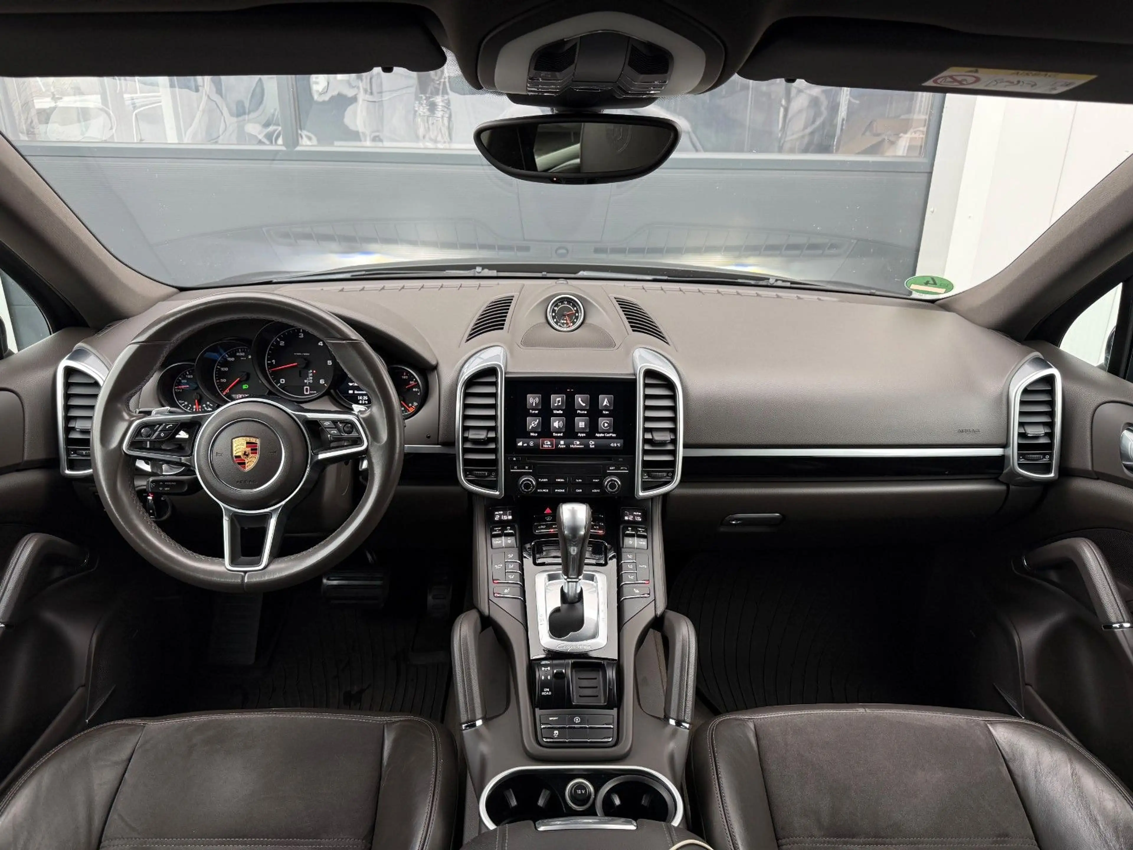 Porsche Cayenne Platinum Edition PORSCHE APPROVED PDLS+ — photo 14