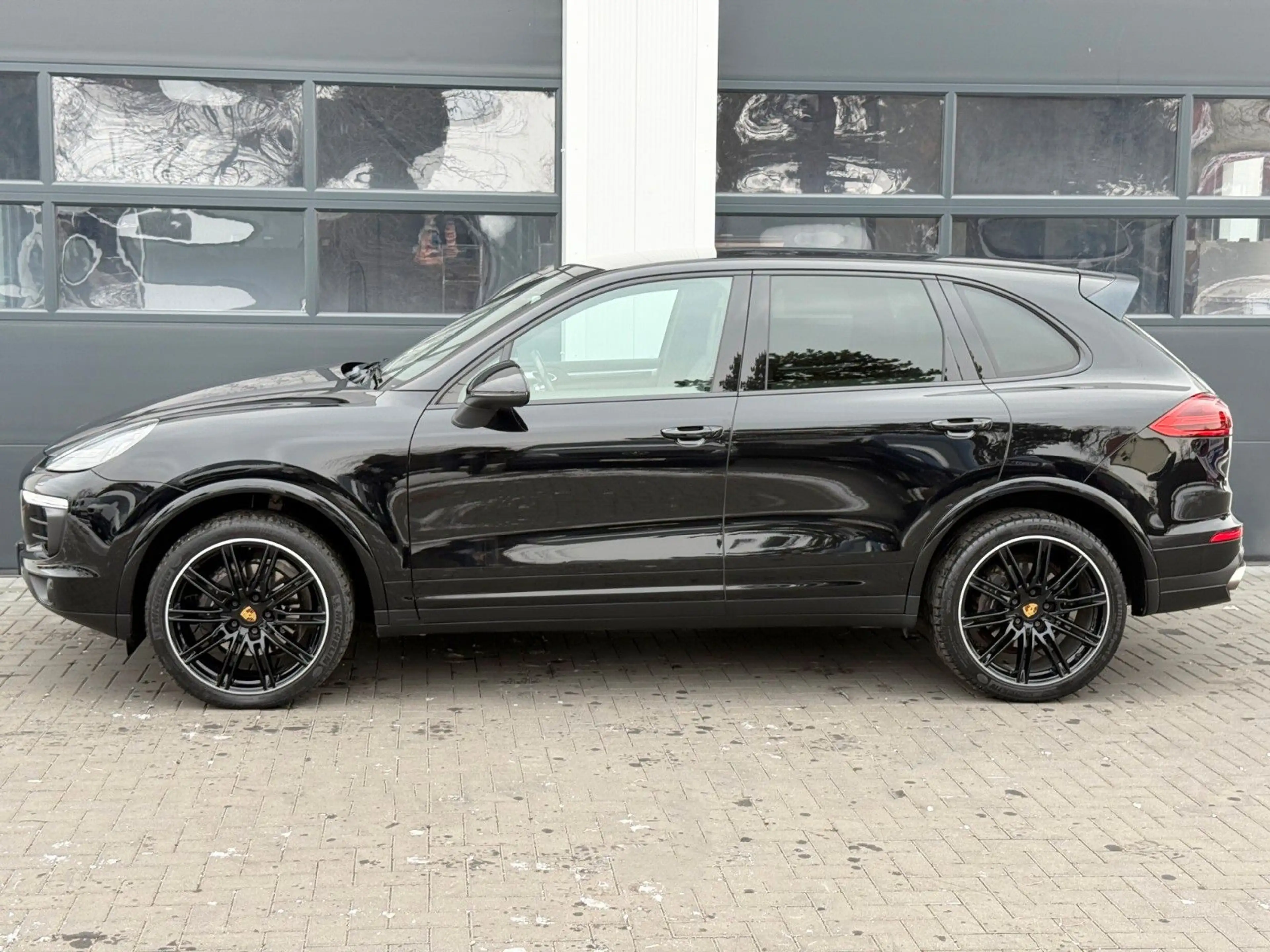 Porsche Cayenne Platinum Edition PORSCHE APPROVED PDLS+ — photo 7