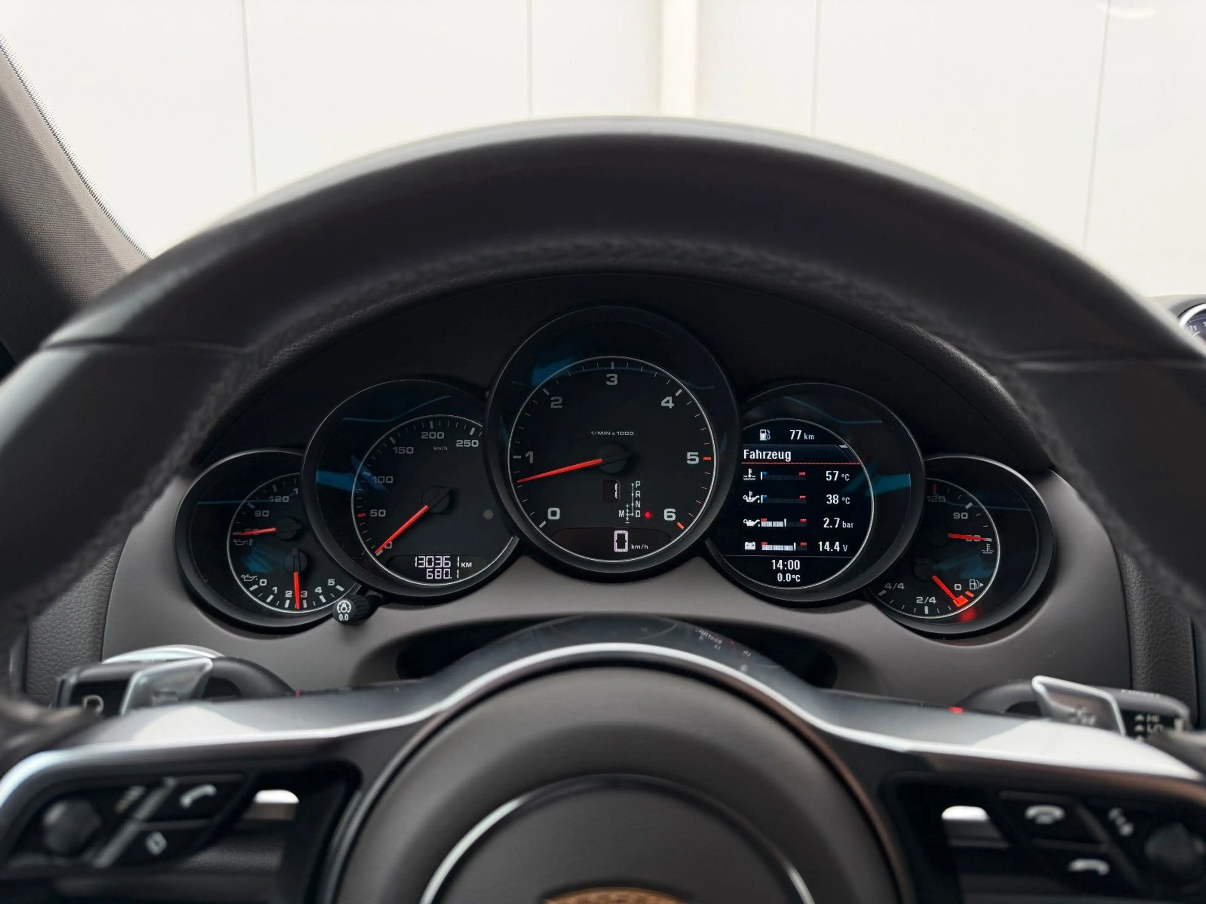 Porsche Cayenne Platinum Edition PORSCHE APPROVED PDLS+ — photo 11