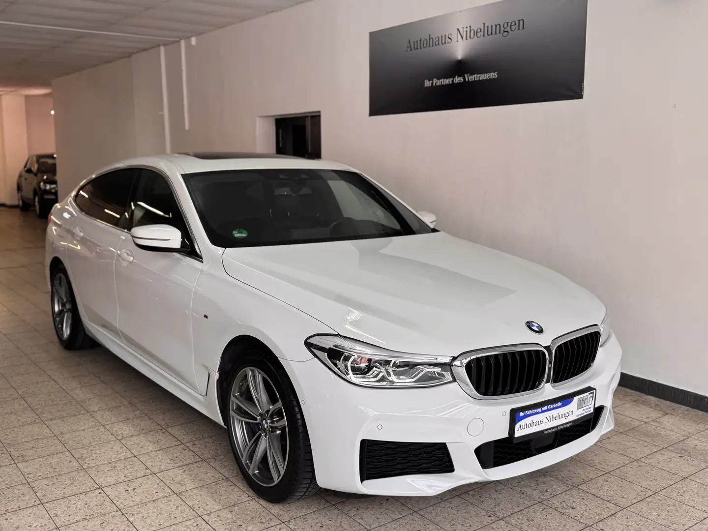 BMW 640 i GT M Sport*Adap.LED*KeylessGO*HUD*Softclose*ACC Weiß - 1