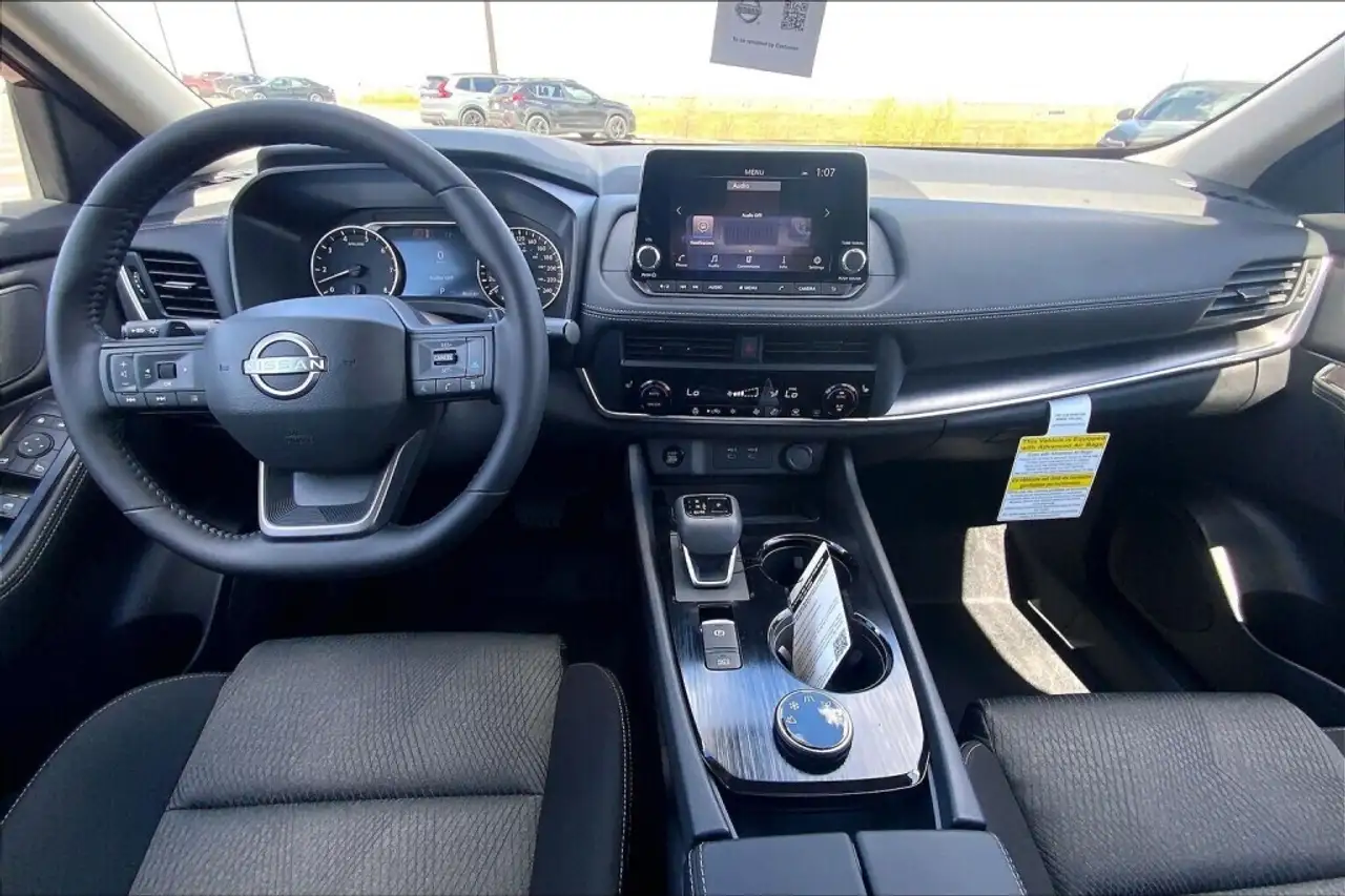 Nissan Rogue снимка Nissan Rogue