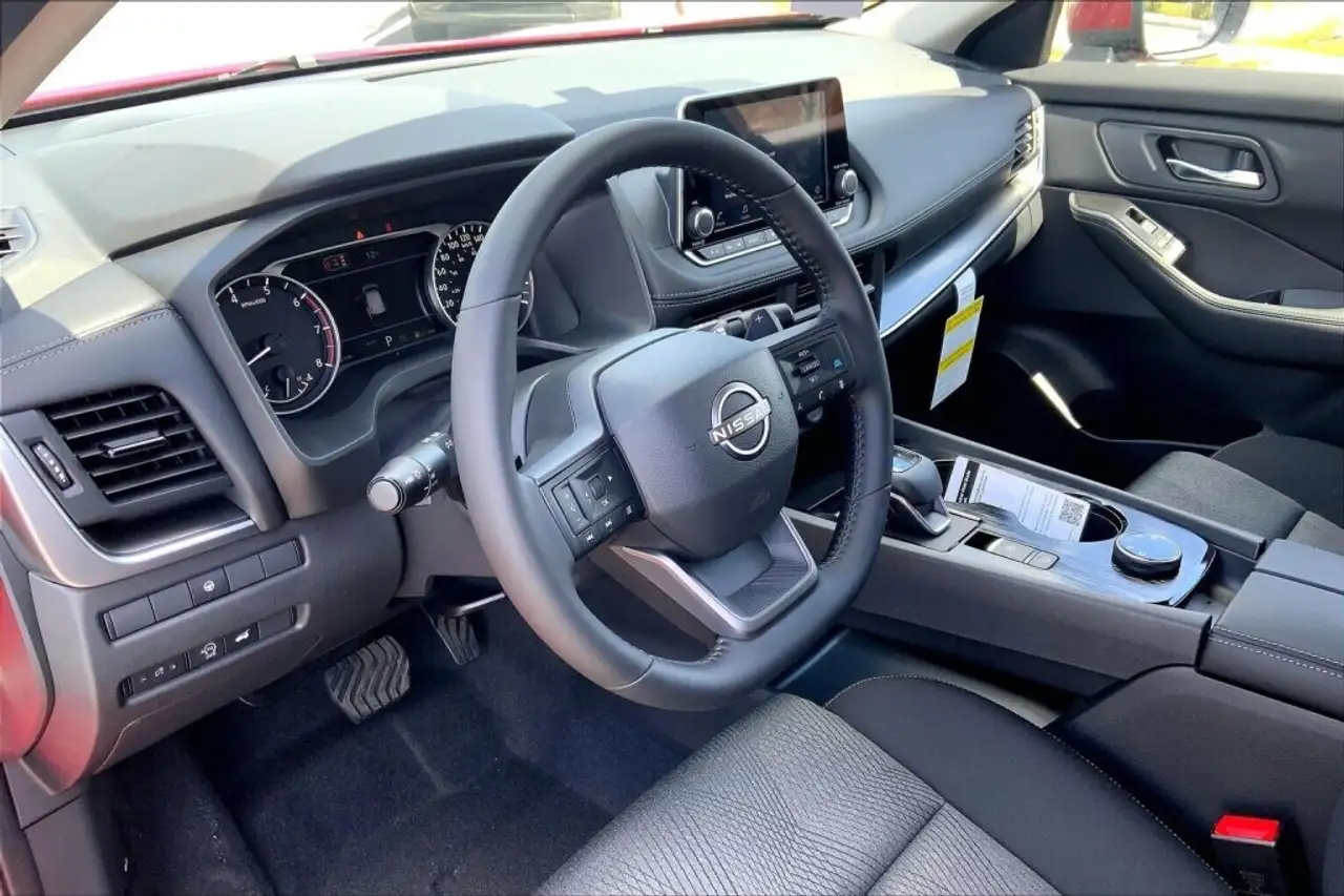 Nissan Rogue снимка Nissan Rogue