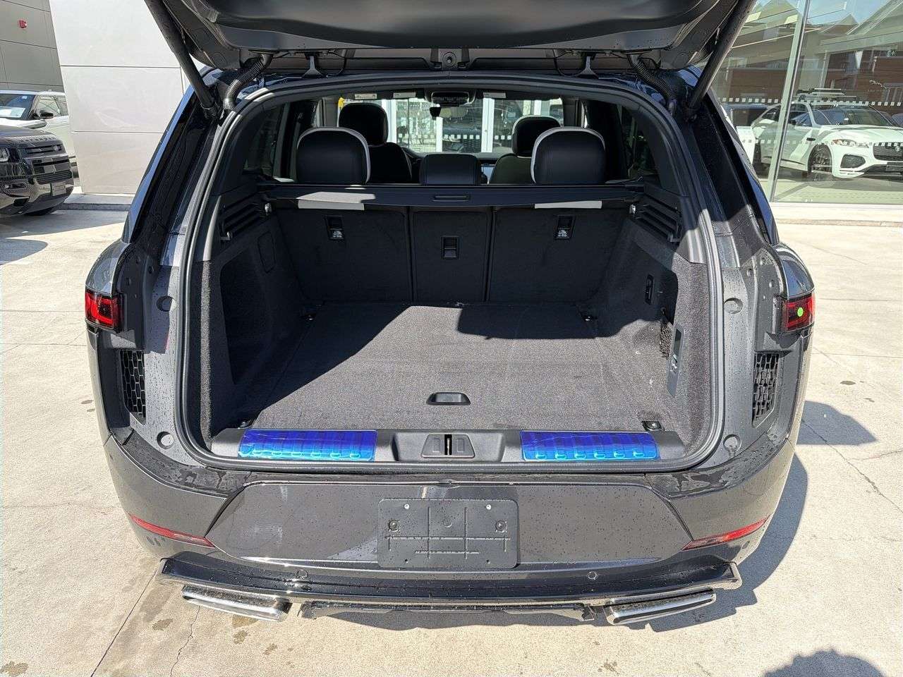 2026 Land Rover Range Rover Sport P400 Dynamic SE thumb 21