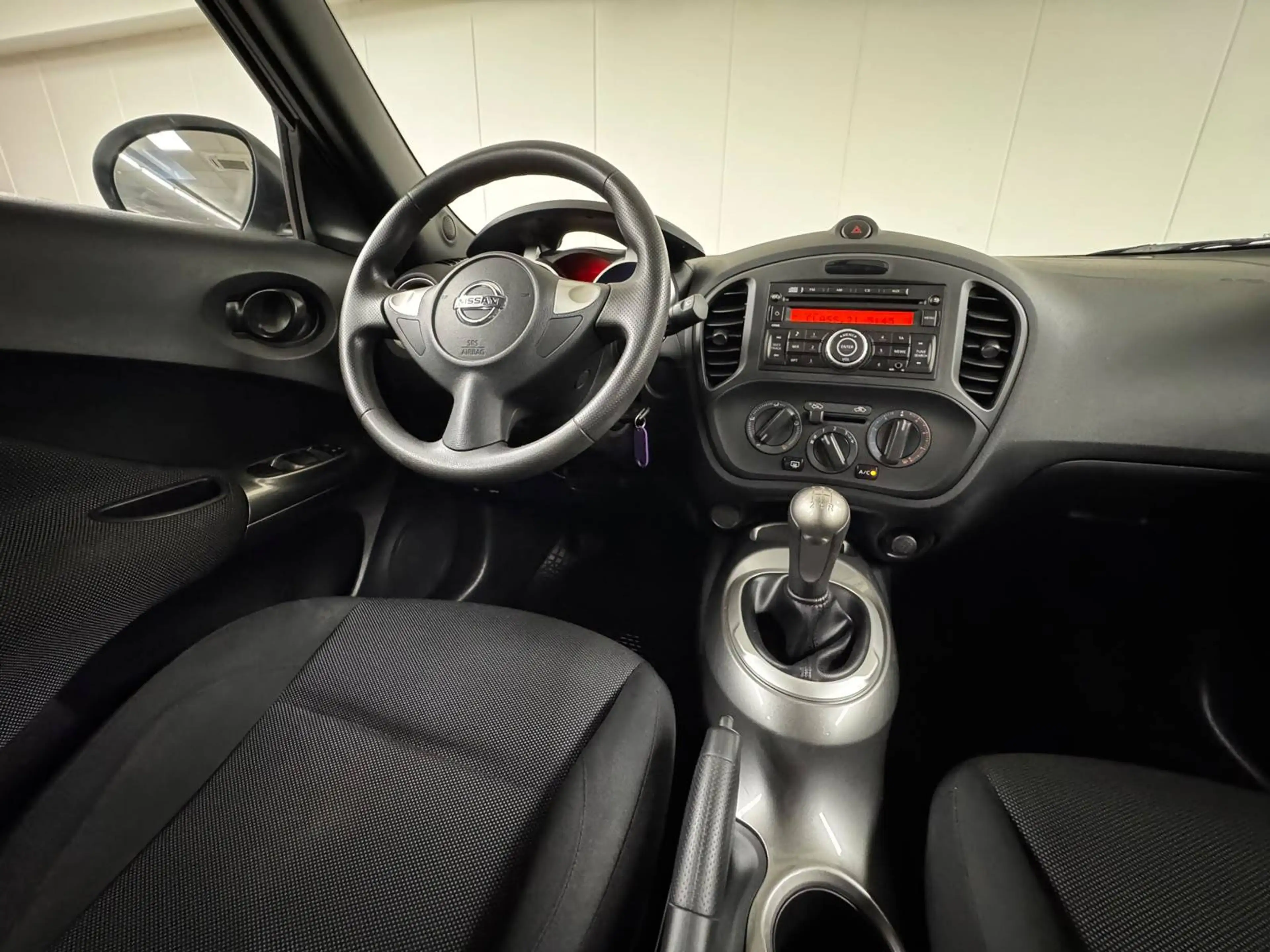 Nissan Juke 1.6I 94CV 2WD !! 1ere MAIN !! 45000 KM !! — photo 9