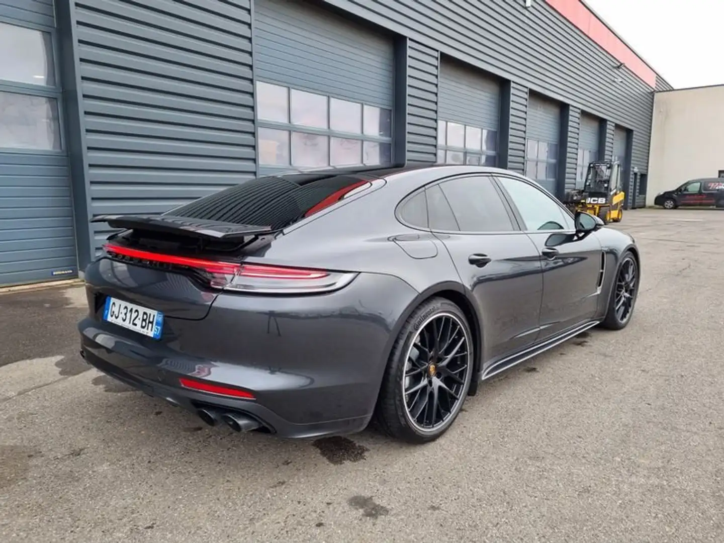 Porsche Panamera PLATINUM EDITION Серый - 2