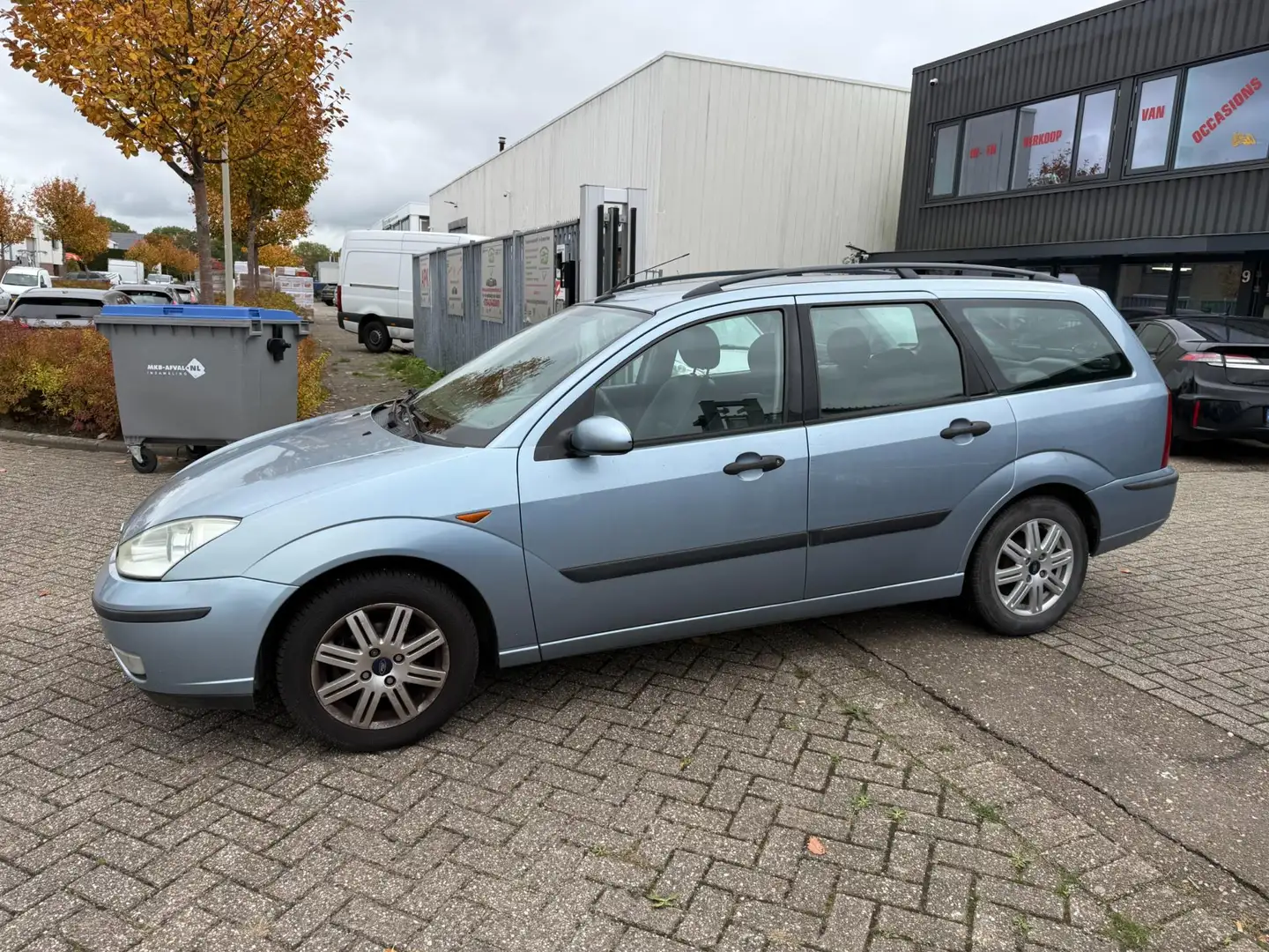 Ford Focus Wagon 1.6-16V Futura Gris - 2