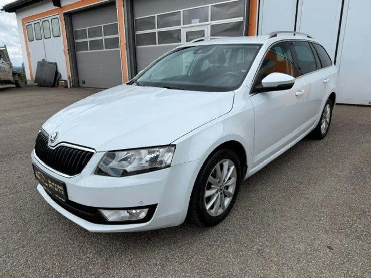 Skoda Octavia Elegance 4x4 Weiß - 1