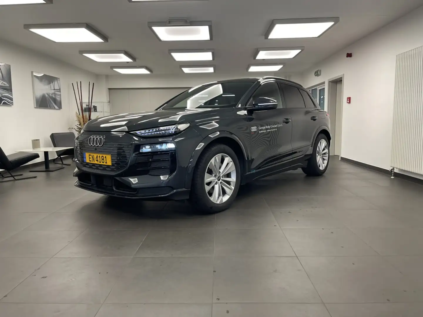 Audi Q6 e-tron quattro 390 CV / 285 kW Gris - 1