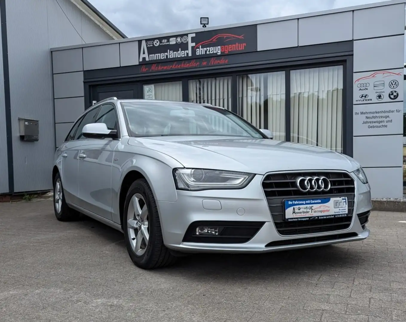 Audi A4 Avant 2.0 TDI DPF Ambiente *SHZ*NAVI*XENON* - 2